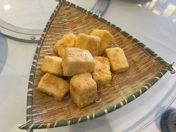 Salted Egg Yolk Tofu (金衣豆腐)